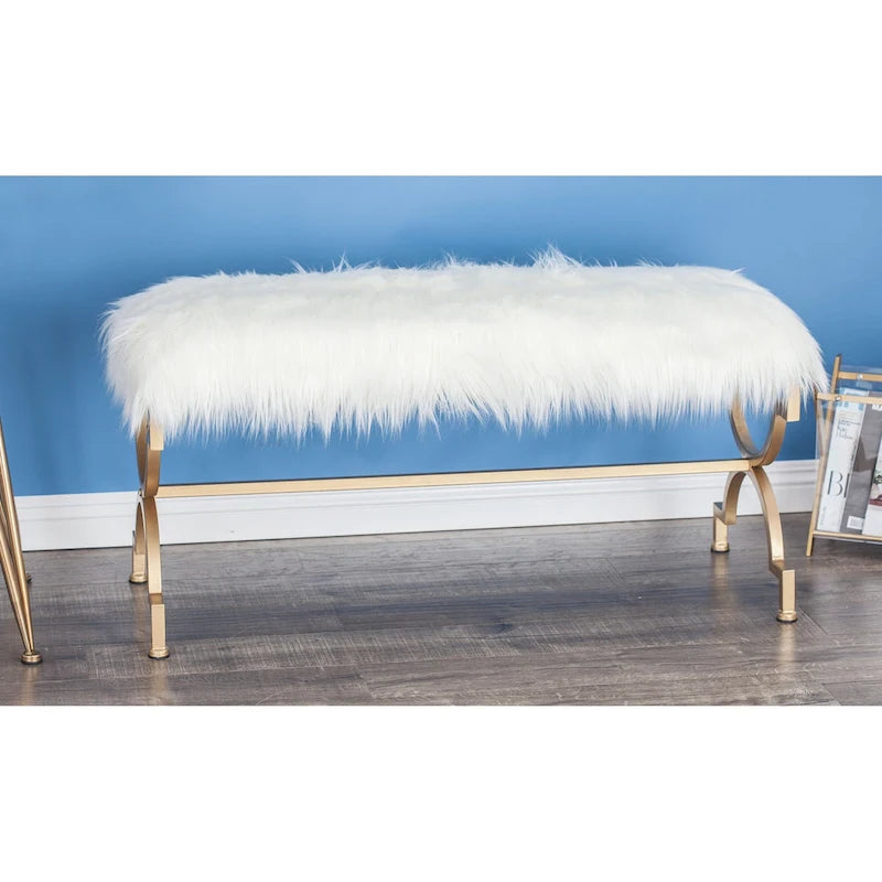 Banc en métal doré avec coussin en fausse fourrure blanche