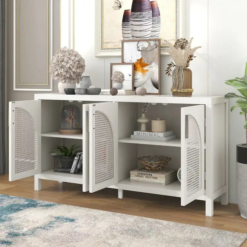 Buffet 4 portes en rotin avec poignées en métal et étagères réglables
